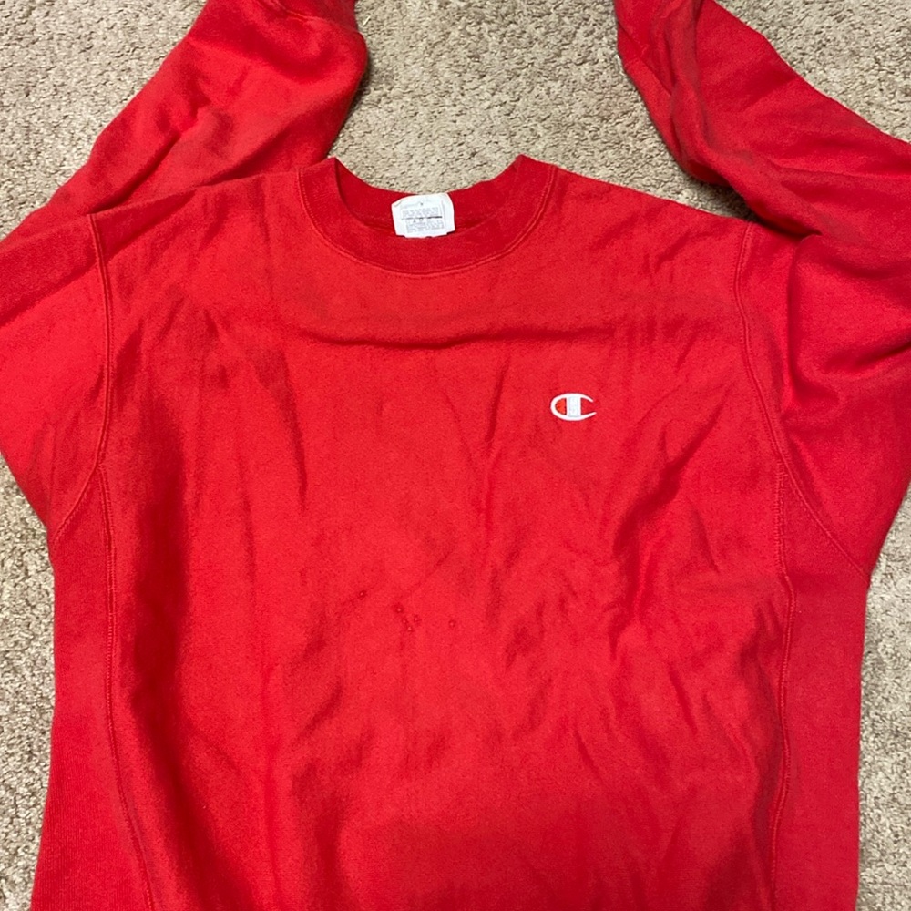 Red crew neck. VINTAGE champion. Size M. Reverse weave